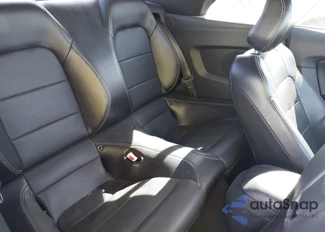 2020 Ford Mustang Ecoboost Premium z USA, uszkodzony, nr VIN 1FATP8UH5L5114502